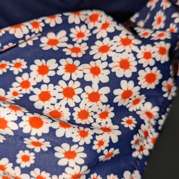 Old Navy daisy print bikini - Picture 8 of 8